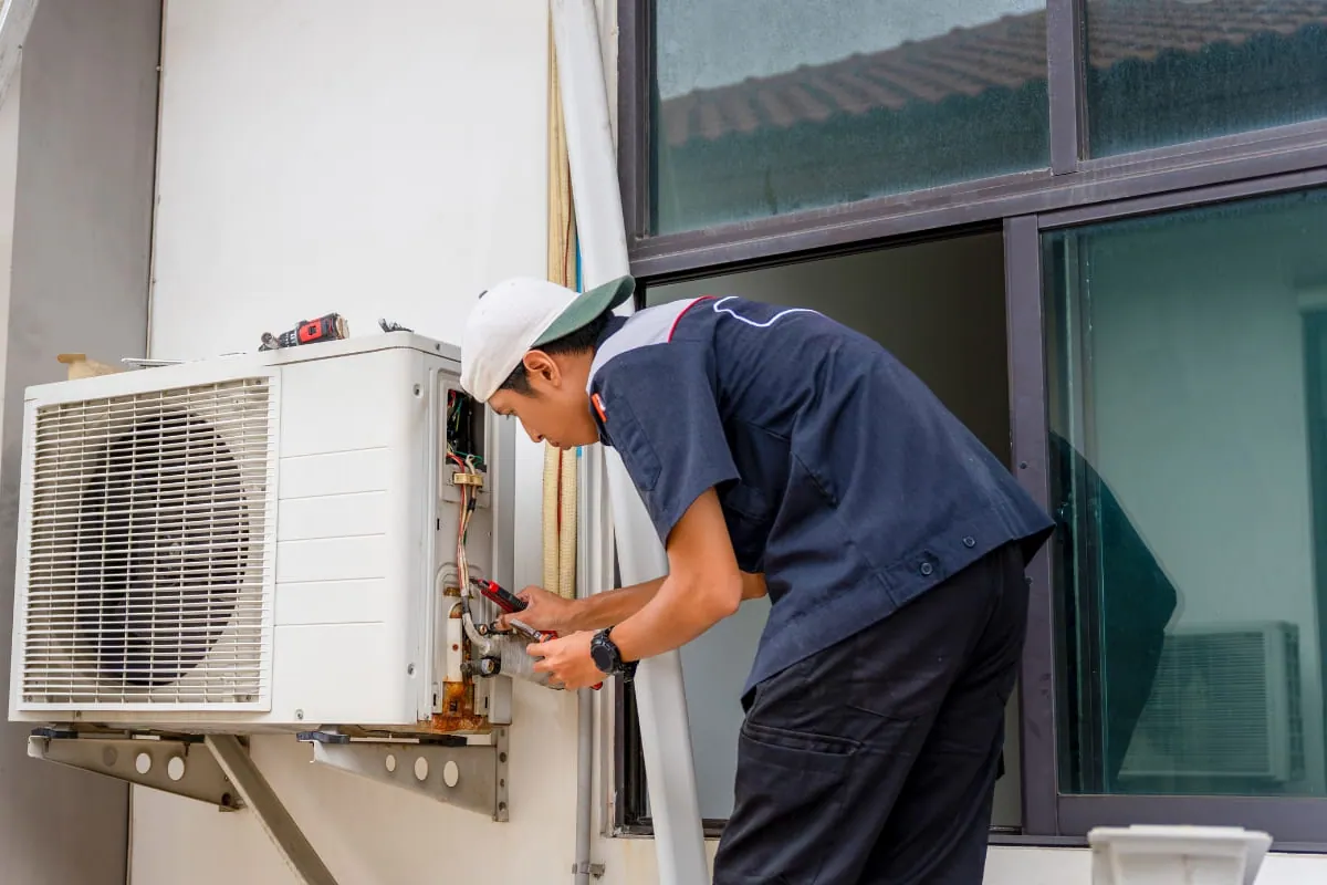 Instalación de la unidad exterior de aire acondicionado, servicio en Gran Canaria